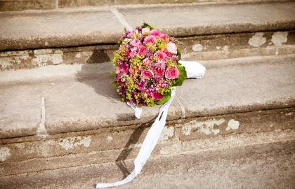 Sad dreams about the last chance for a happy wedding.