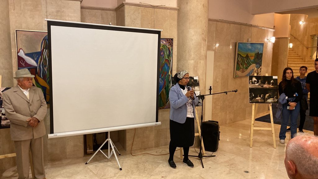 Ms.Tshuva Kabra- Chief Director of Welfare at Chasdei Naomi, giving a speech about the project Ms.Tshuva Kabra- Chief Director of Welfare at Chasdei Naomi, giving a speech about the project