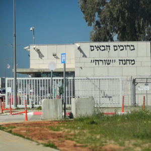 Chadei Naomi distributed winter kits to IDF soldiers.