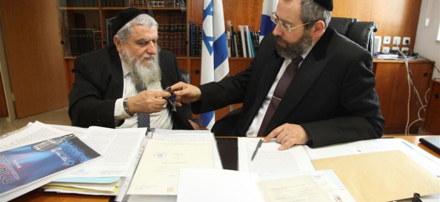 Chametz belonging to Chasdei Naomi was sold by Israel’s Chief Rabbi, Rabbi David Lau, shlita