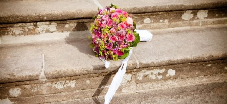 Sad dreams about the last chance for a happy wedding.